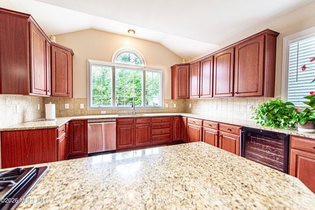 1 Paca Place, Marlboro, NJ 07746
