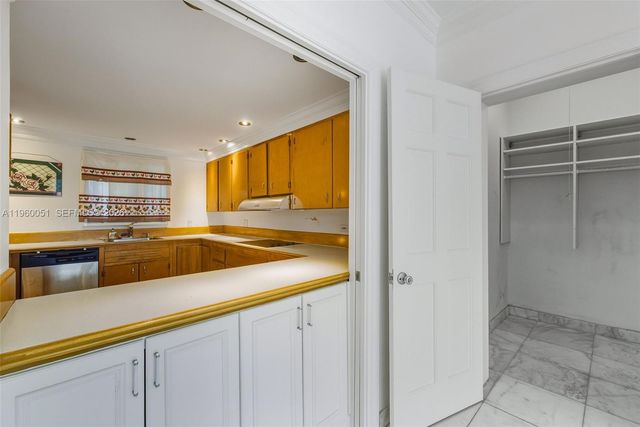 1 Harbour Way 108, Bal Harbour, FL 33154