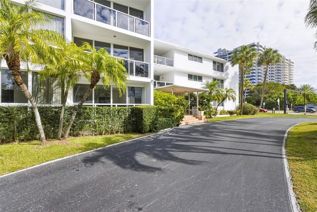 1 Harbour Way 108, Bal Harbour, FL 33154