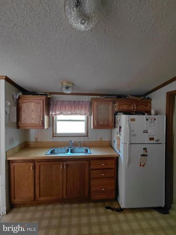 131 LITTLE HICKORY RD, Petersburg, WV 26847