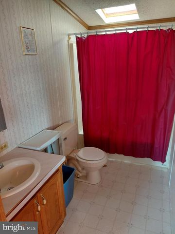 131 LITTLE HICKORY RD, Petersburg, WV 26847