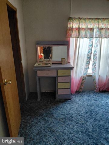 131 LITTLE HICKORY RD, Petersburg, WV 26847