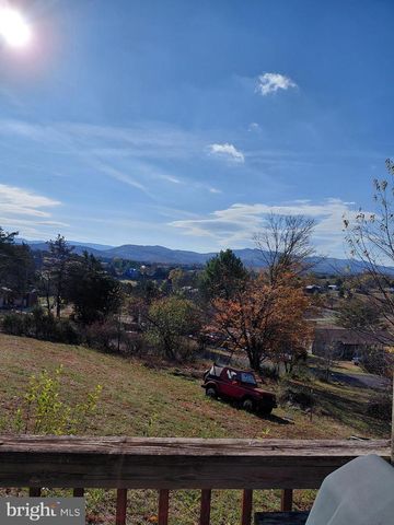 131 LITTLE HICKORY RD, Petersburg, WV 26847