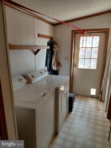 131 LITTLE HICKORY RD, Petersburg, WV 26847