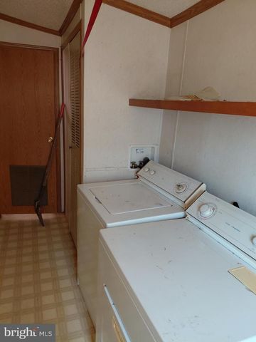 131 LITTLE HICKORY RD, Petersburg, WV 26847