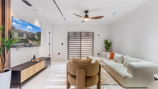 2959 NW 110th Ave, Sunrise, FL 33322