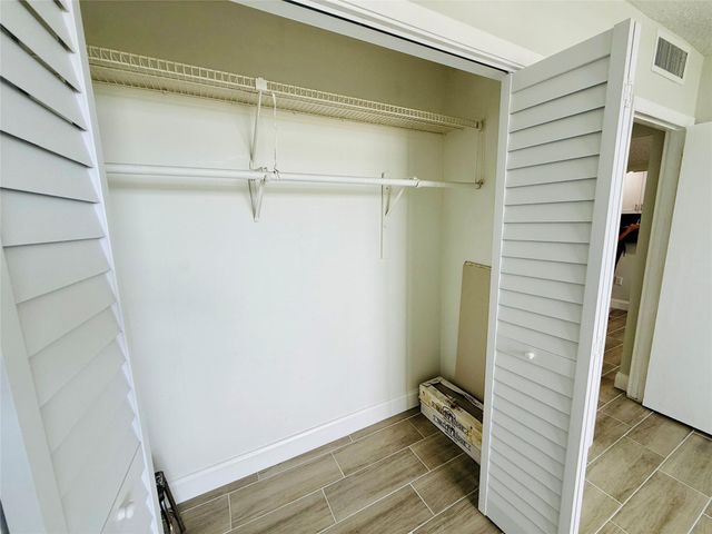 5050 NW 7th St PH16, Miami, FL 33126