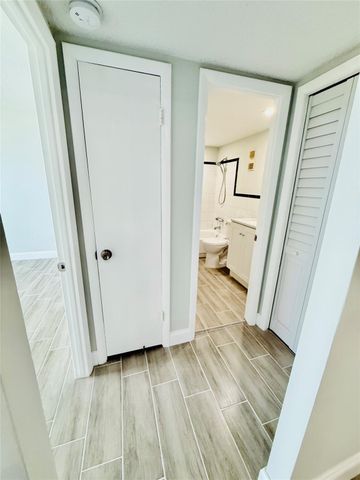 5050 NW 7th St PH16, Miami, FL 33126