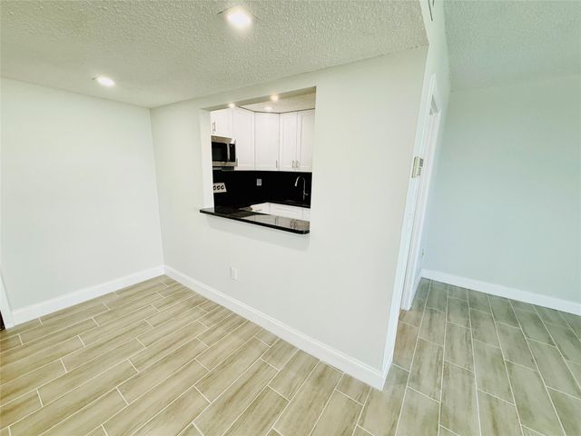 5050 NW 7th St PH16, Miami, FL 33126