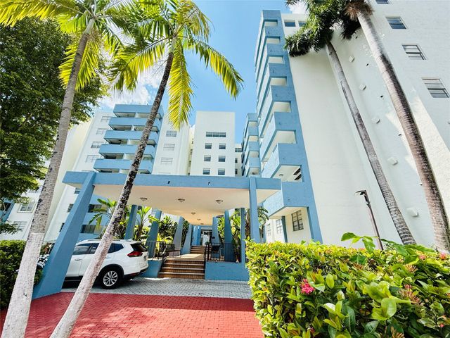 5050 NW 7th St PH16, Miami, FL 33126