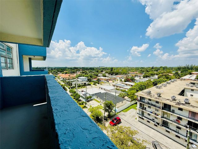 5050 NW 7th St PH16, Miami, FL 33126