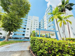 5050 NW 7th St PH16, Miami, FL 33126