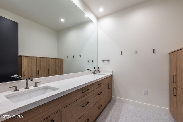 389 E Boulderville Road, Oakley, UT 84055