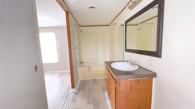 70 County Road 3479h, Cleveland, TX 77327