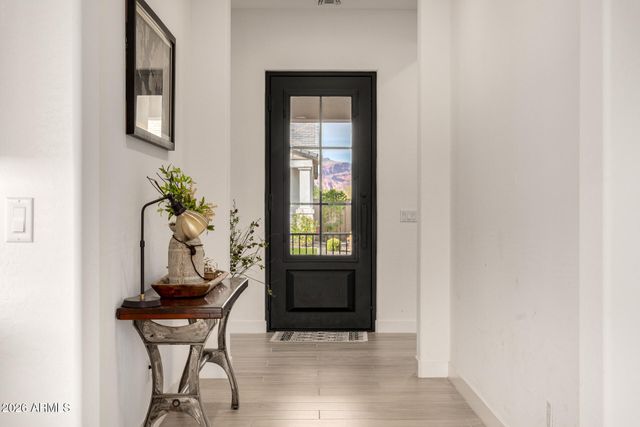 5711 E SCARLET Street, Mesa, AZ 85215