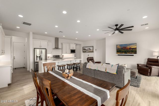 5711 E SCARLET Street, Mesa, AZ 85215