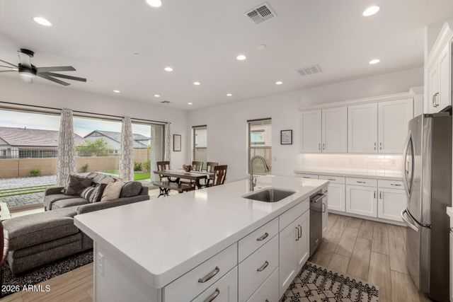 5711 E SCARLET Street, Mesa, AZ 85215