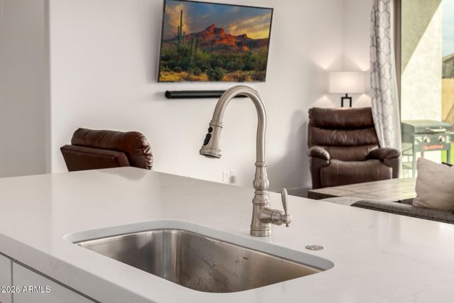 5711 E SCARLET Street, Mesa, AZ 85215