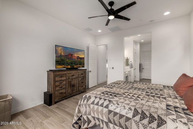 5711 E SCARLET Street, Mesa, AZ 85215