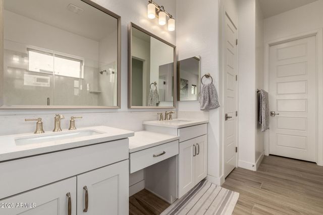 5711 E SCARLET Street, Mesa, AZ 85215