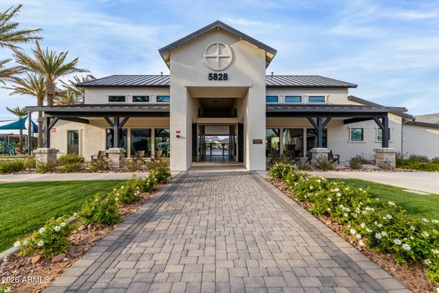 5711 E SCARLET Street, Mesa, AZ 85215