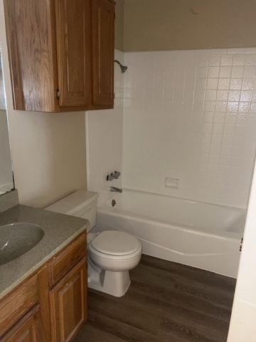 806 Red Bud Drive, Desoto, TX 75115