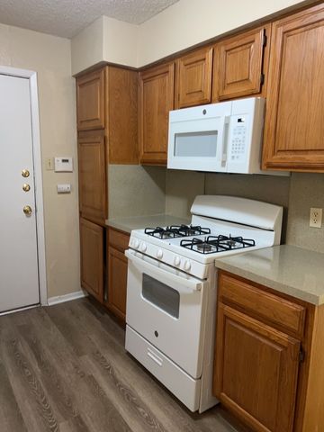 806 Red Bud Drive, Desoto, TX 75115