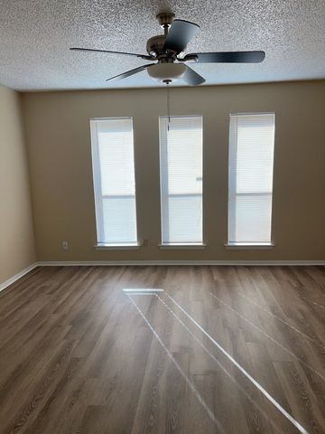 806 Red Bud Drive, Desoto, TX 75115