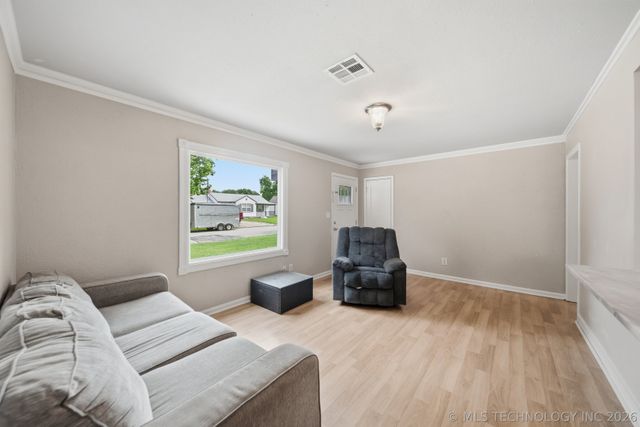 213 E 12th Place, Claremore, OK 74017