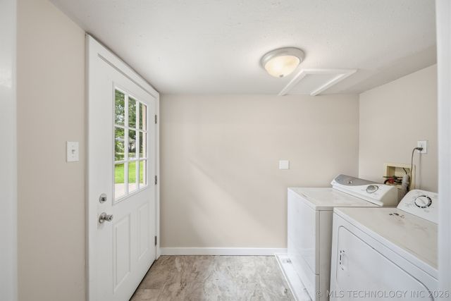 213 E 12th Place, Claremore, OK 74017