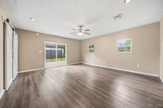 213 E 12th Place, Claremore, OK 74017