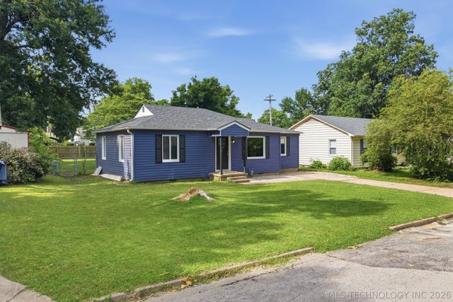 213 E 12th Place, Claremore, OK 74017