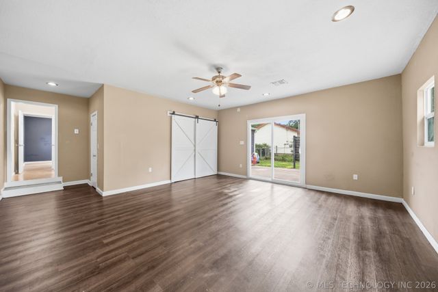 213 E 12th Place, Claremore, OK 74017