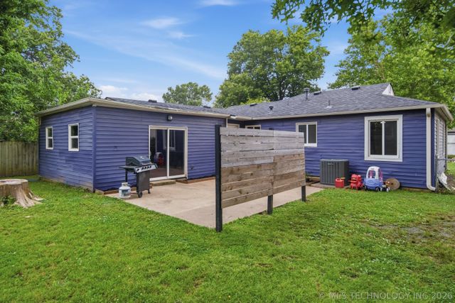 213 E 12th Place, Claremore, OK 74017