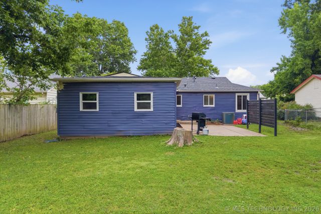 213 E 12th Place, Claremore, OK 74017