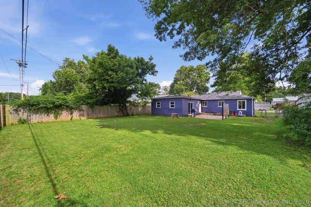 213 E 12th Place, Claremore, OK 74017