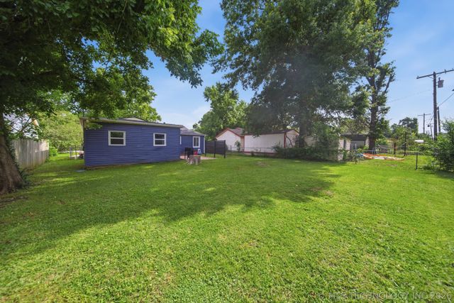213 E 12th Place, Claremore, OK 74017