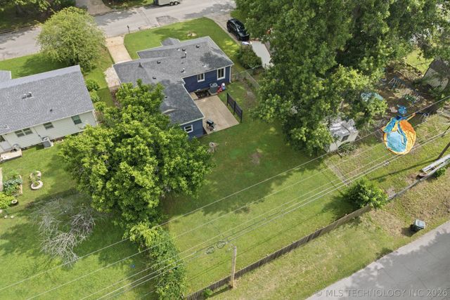 213 E 12th Place, Claremore, OK 74017