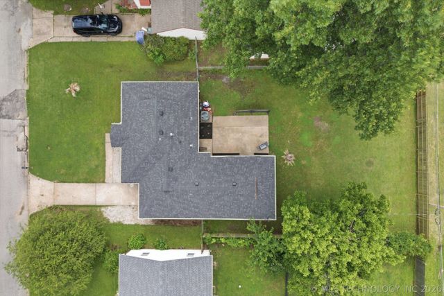 213 E 12th Place, Claremore, OK 74017