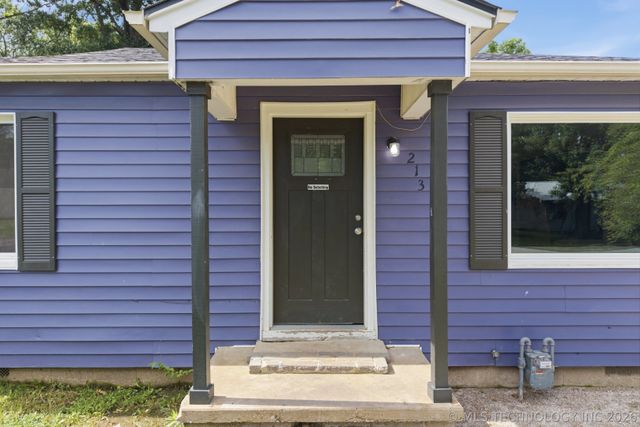 213 E 12th Place, Claremore, OK 74017