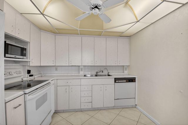 3044 Lincoln C, Boca Raton, FL 33434