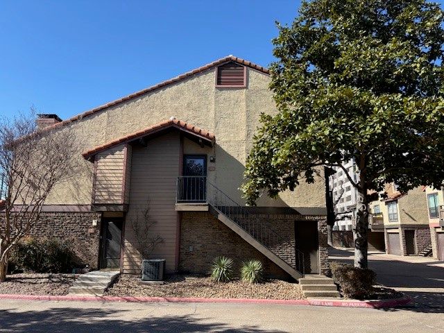 5757 E University Boulevard, Dallas, TX 75206