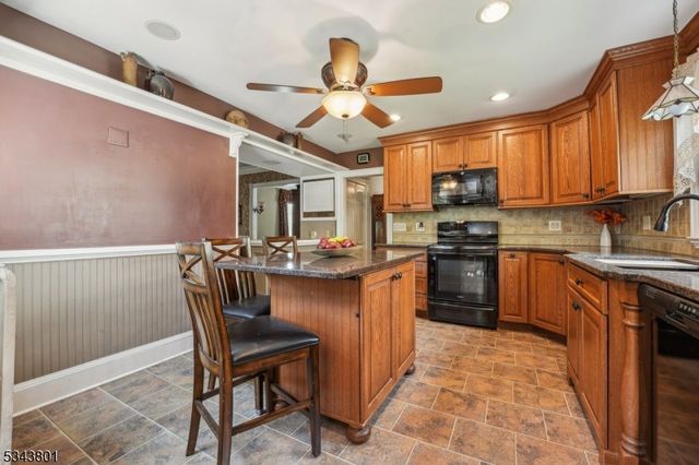 7 High St, Stanhope Boro, NJ 07874