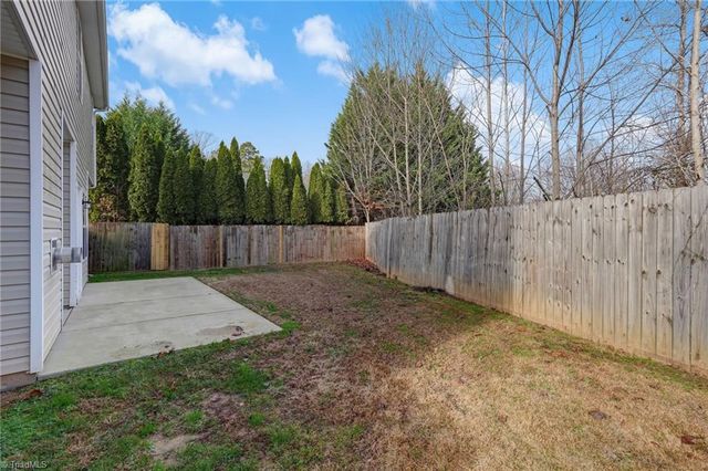 628 Woodlake Park Drive, Kernersville, NC 27284