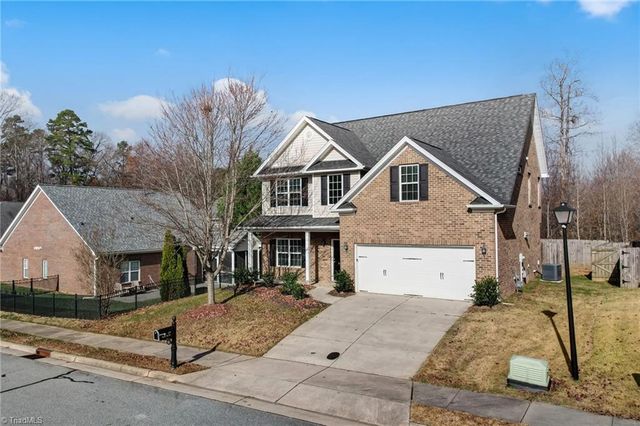 628 Woodlake Park Drive, Kernersville, NC 27284