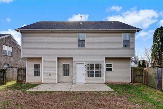 628 Woodlake Park Drive, Kernersville, NC 27284