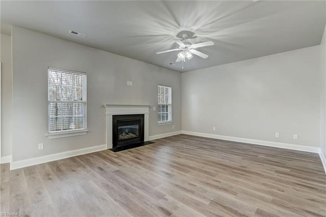 628 Woodlake Park Drive, Kernersville, NC 27284