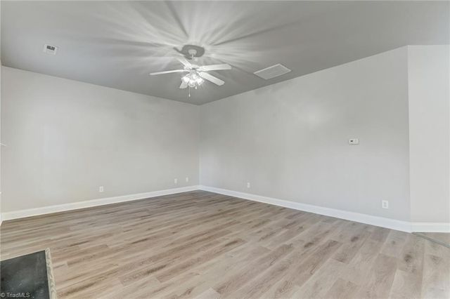 628 Woodlake Park Drive, Kernersville, NC 27284