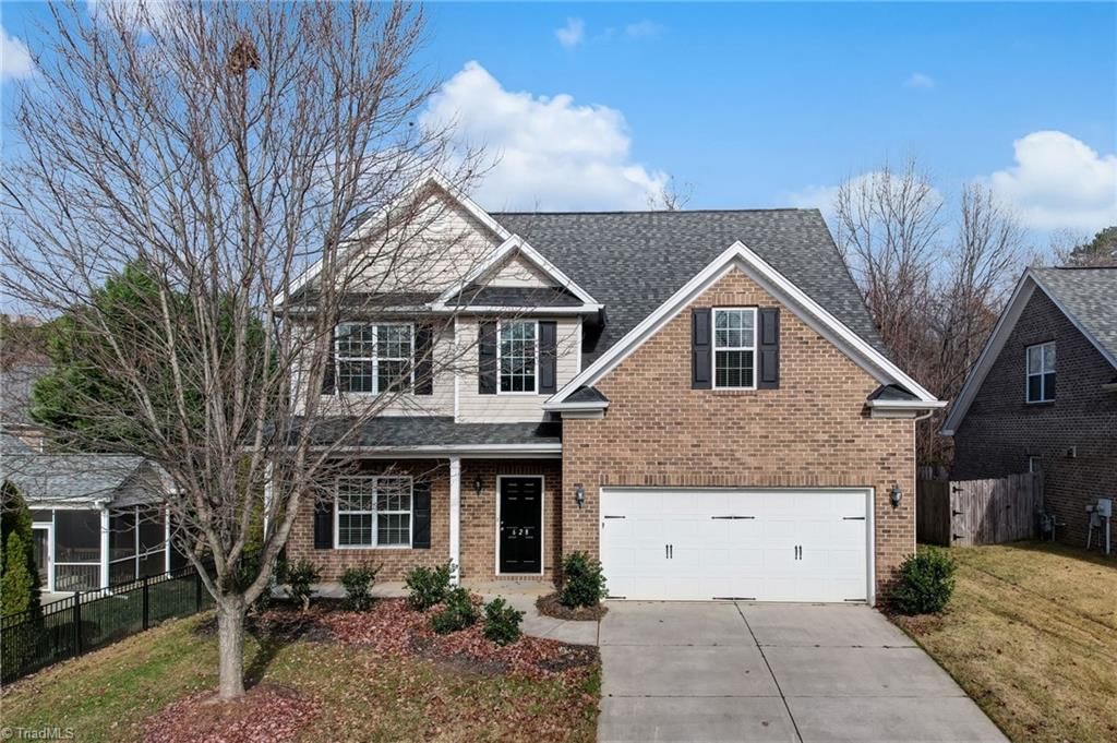 628 Woodlake Park Drive, Kernersville, NC 27284