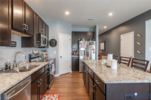 11419 Dunmore Mill Ct, Chester, VA 23831